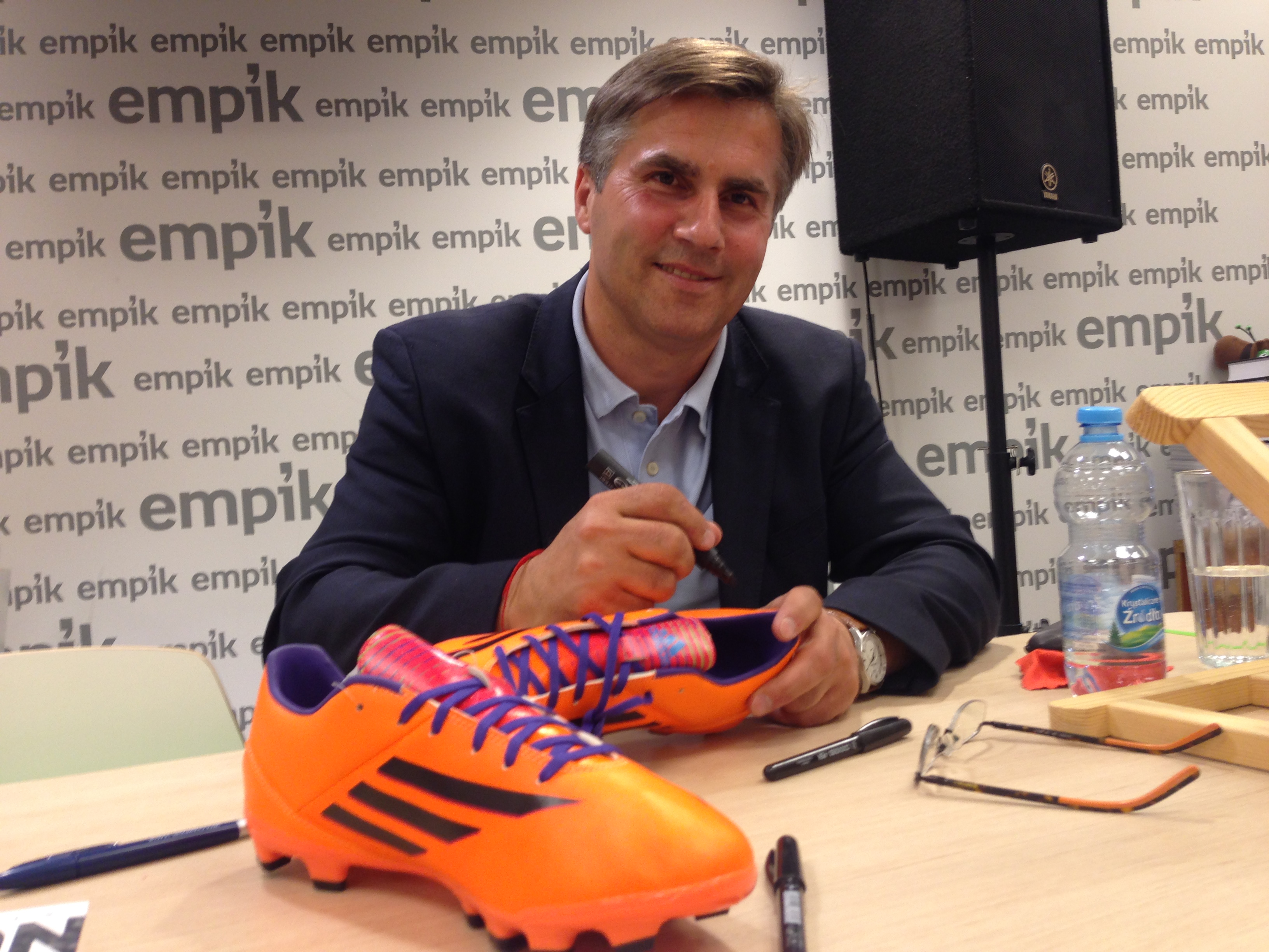 Najpiękniejsza bramka, najtrudniejszy mecz… Dariusz Dziekanowski w katowickim Empiku.