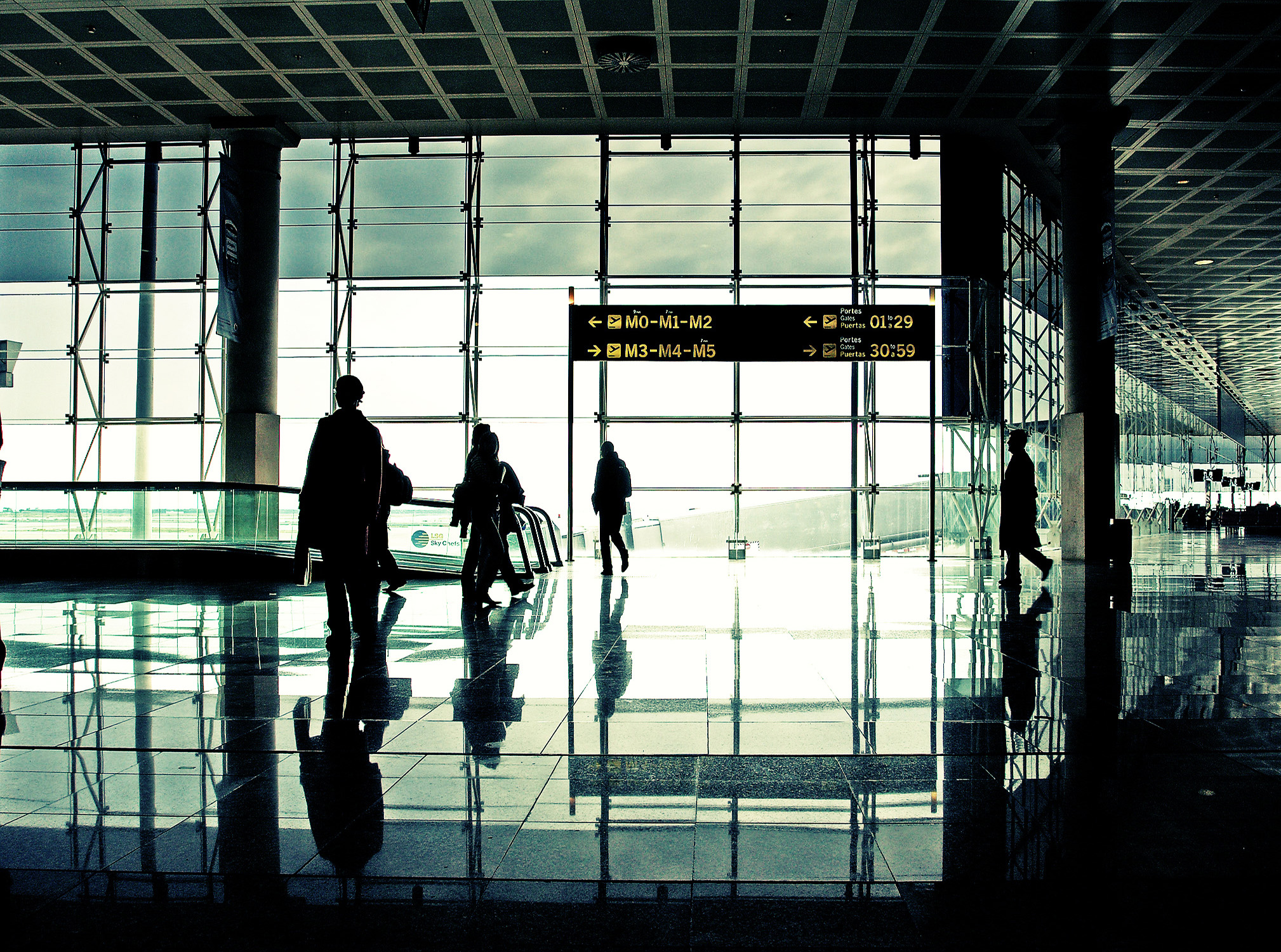 „Alkohol i anonimowość tworzą twórczą kombinację”. Peter Swanson opowiada o swojej książce „Czasem warto zabić”, o współpracy z Agnieszka Holland, a także…przeczytajcie zresztą sami.