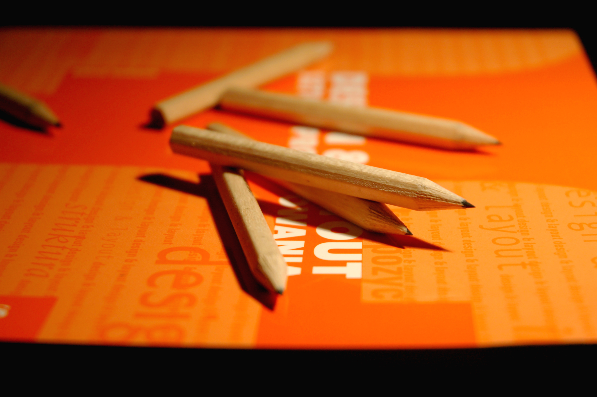 Nie ocenia się książki po okładce? TOP 10 najładniejszych okładek ostatnich miesięcy.