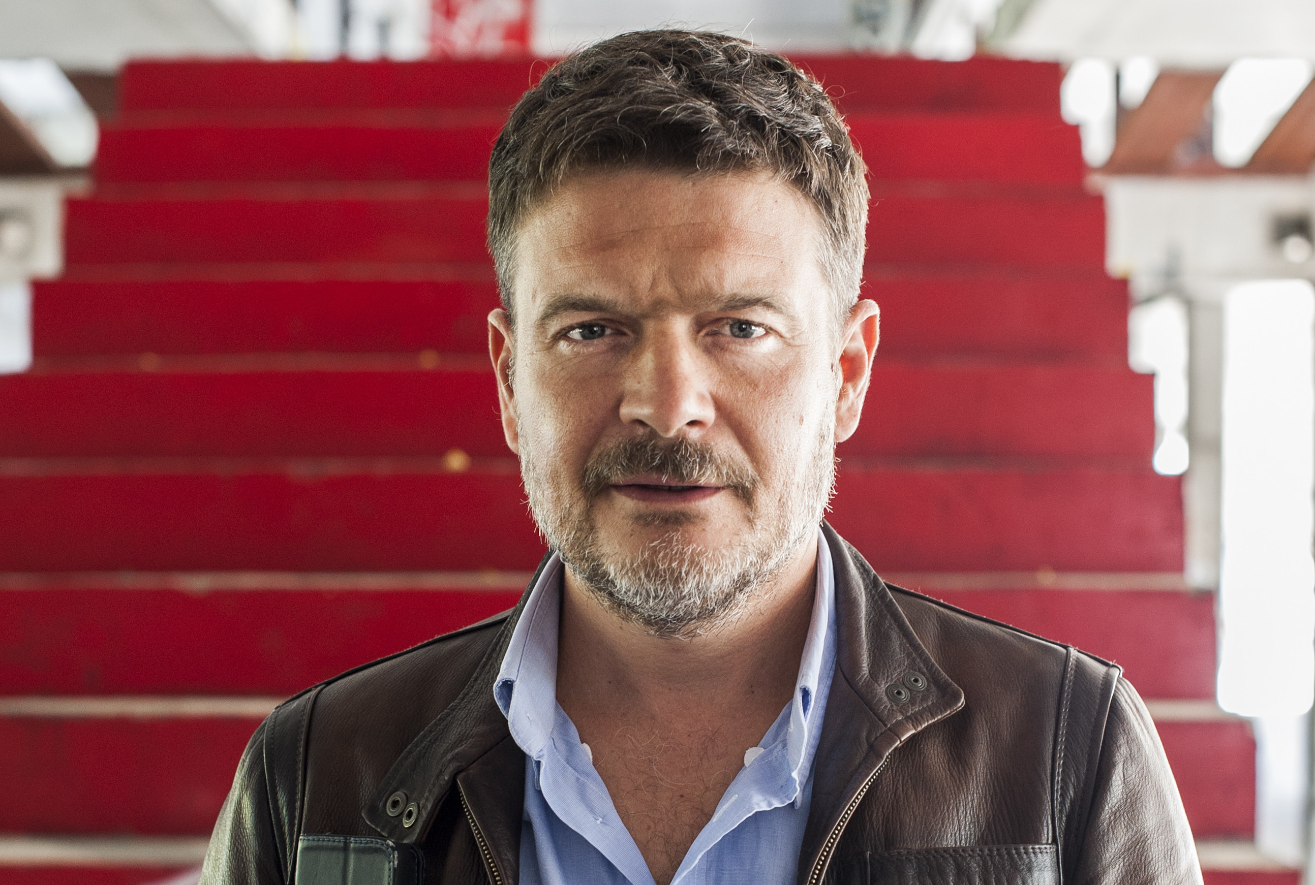 „Mój główny bohater to skrzyżowanie Marlowa z Dr Housem”. Igor Brejdygant opowiada o „Paradoksie”.