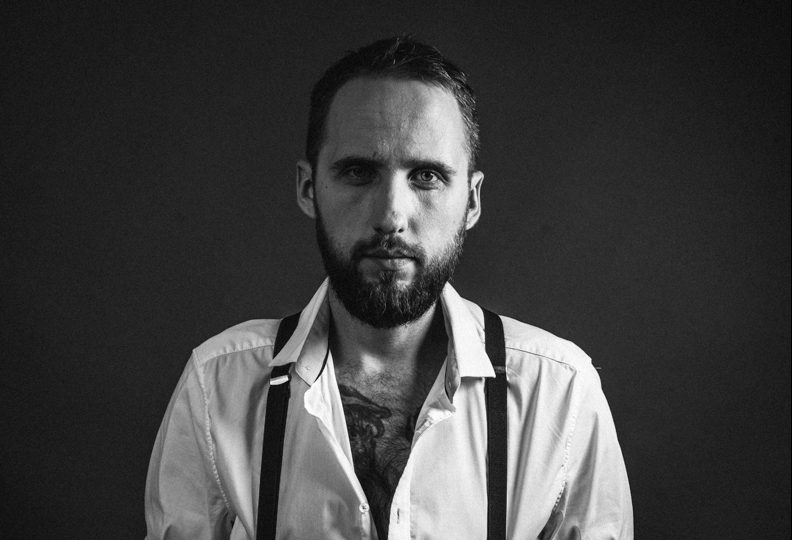 „Mróz, jak ja go nienawidzę”, grudniowy felieton Bartosza Szczygielskiego