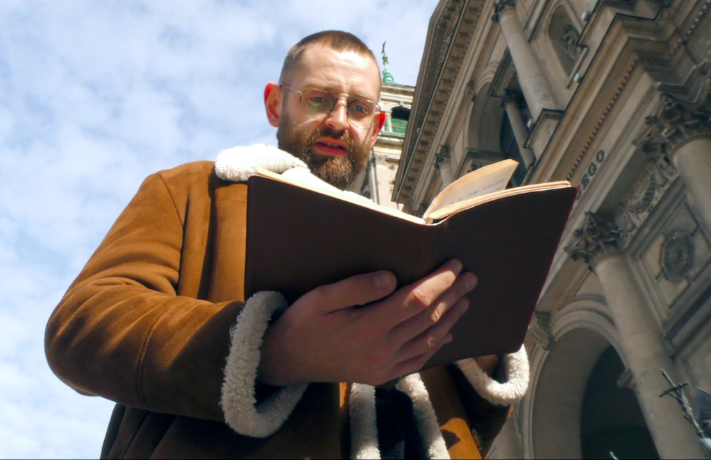 „Moi bohaterowie chcą zbudować siebie na nowo”.