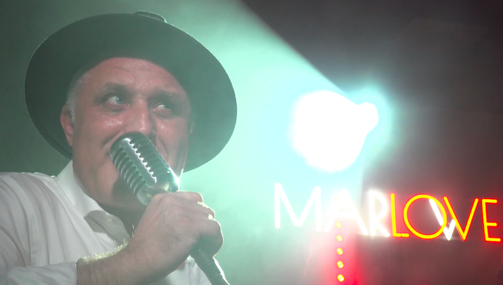 „Byłem nastolatkiem, gdy Chandler mnie uwiódł”