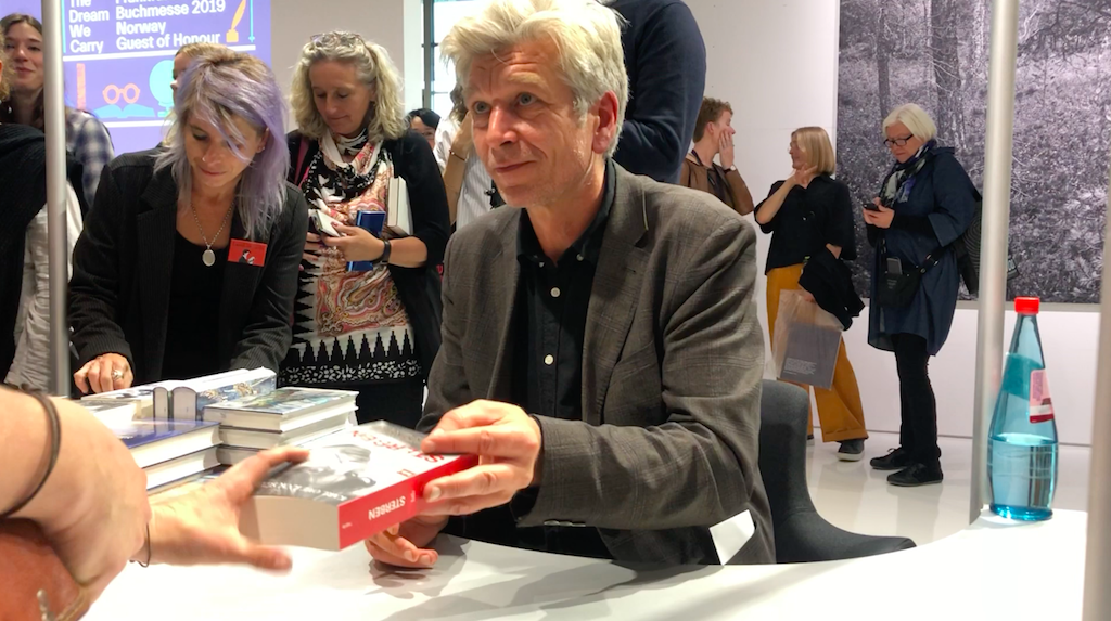 Karl Ove Knausgård: „piłka nożna jest grą magiczną”