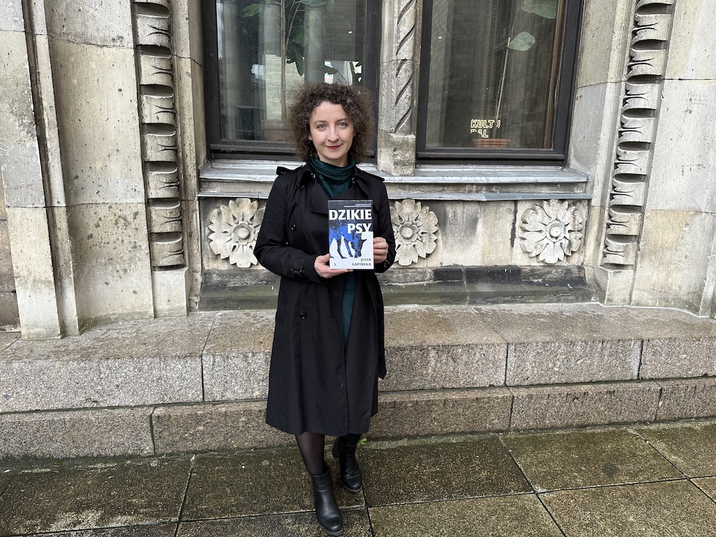 „10 miesięcy to dla mnie optymalny czas na pisanie książki”. Rozmowa z Julią Łapińską