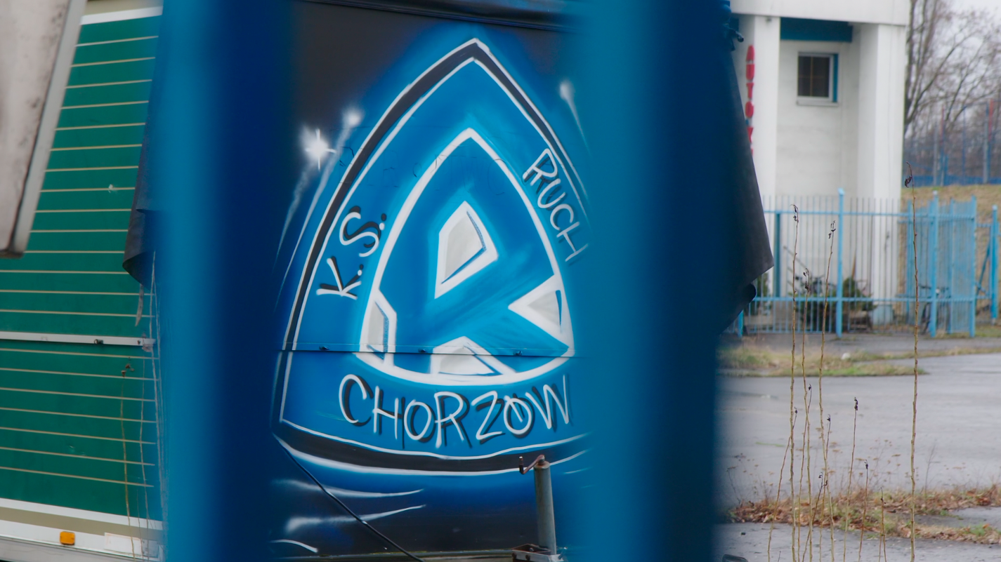 Miłość do klubu stała się miłością do pieniędzy. Rozmowa z Marcinem Pietraszewskim o „Wojnach niebieskich”